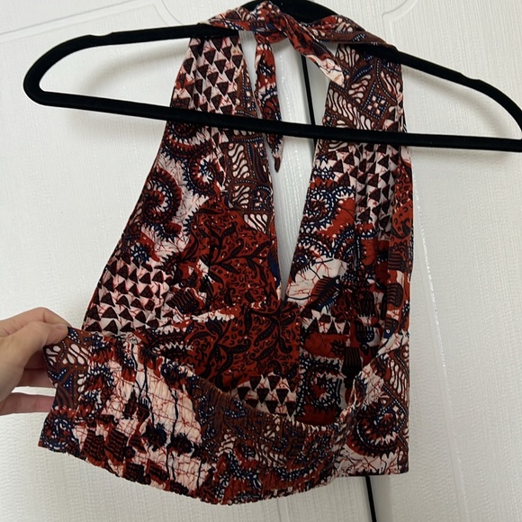 Vintage 70s Patterned Crop Halter Top - Picture 2 of 5